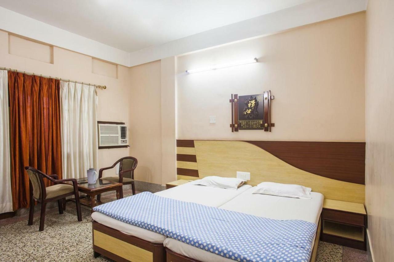 Hotel Lee Garden Пури Экстерьер фото